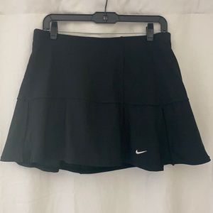 Nike black tennis skirt NWT sz M
